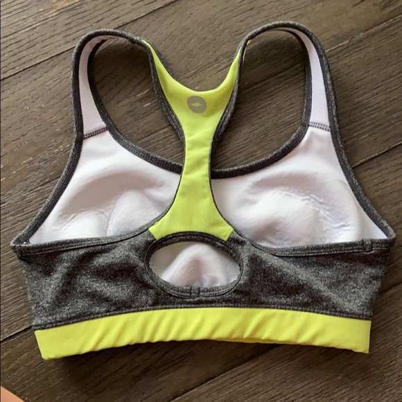 Workout top - Picture 2 of 2